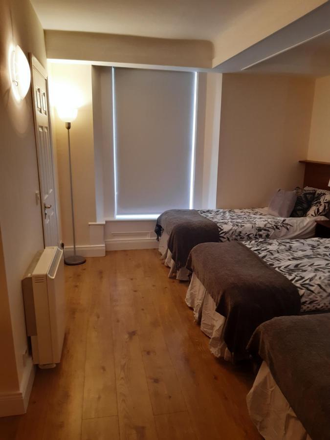 24 Beds In Carrick On Shannon Eksteriør billede