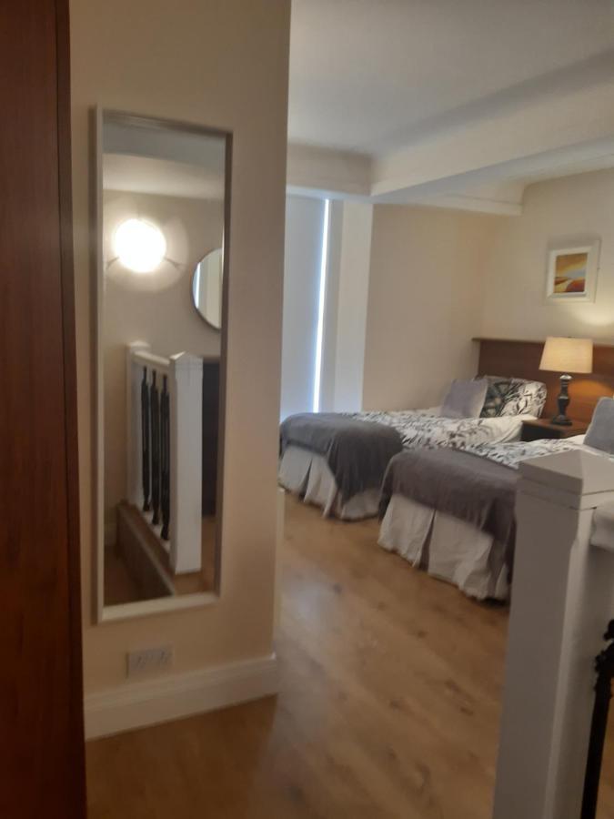 24 Beds In Carrick On Shannon Eksteriør billede